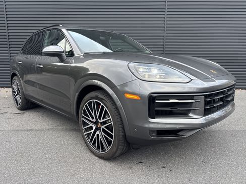 Used 2025 Porsche Cayenne S image 7