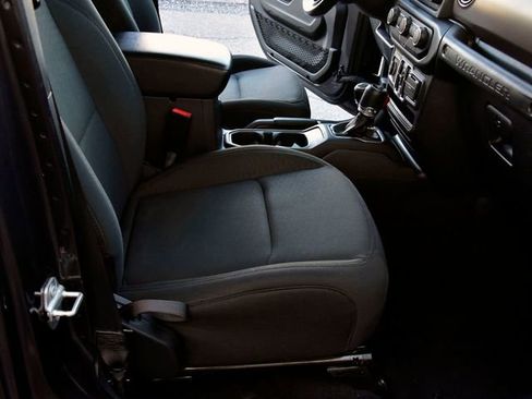 Used 2020 Jeep Wrangler Unlimited Sport S image 13