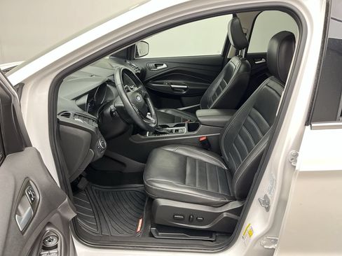 Used 2019 Ford Escape Titanium AWD/4WD image 3