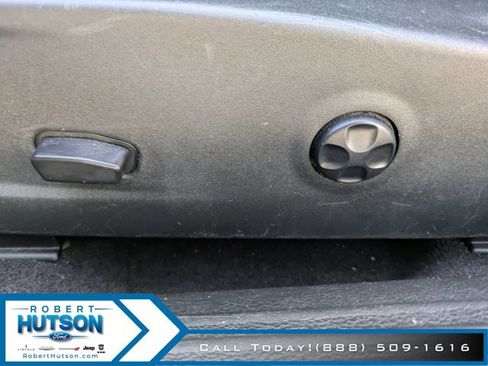 Used 2019 Dodge Challenger SXT image 16