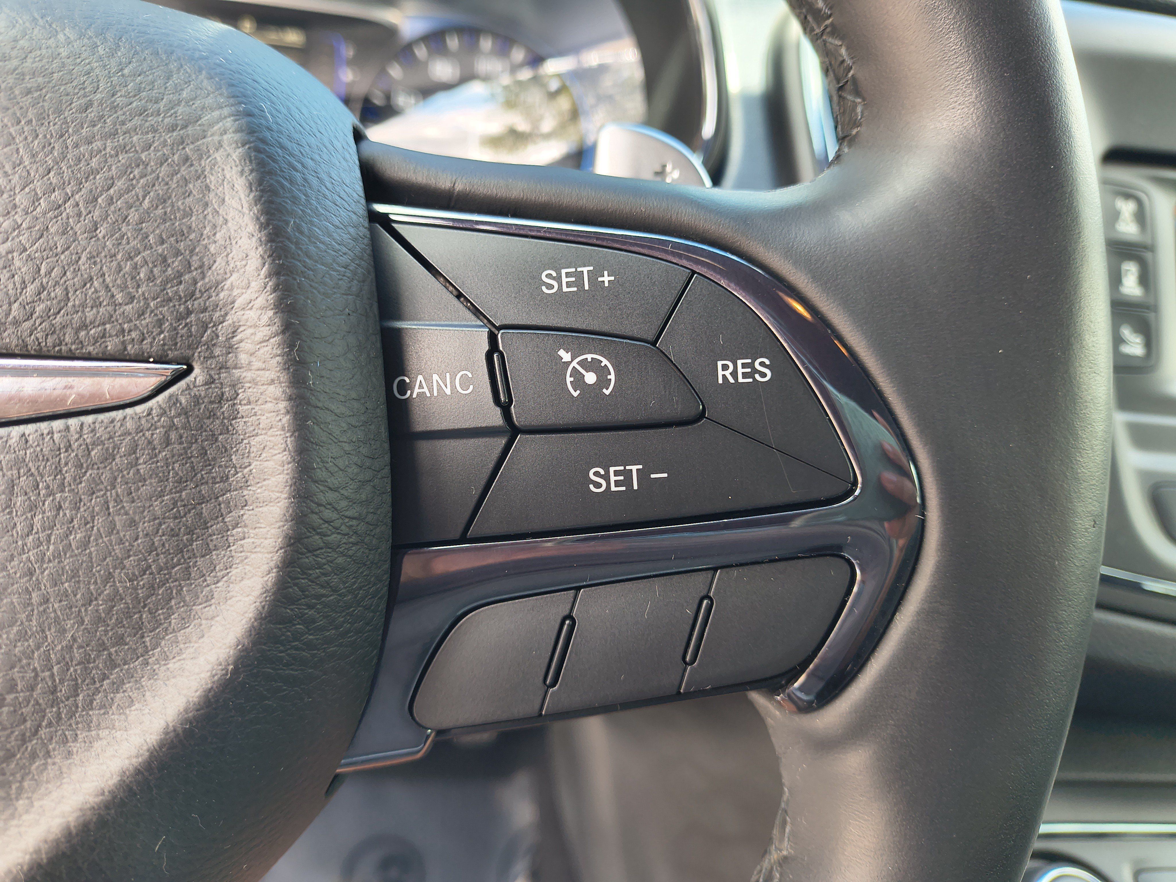 Used 2015 Chrysler 200 S w/ Comfort Group FWD image 30
