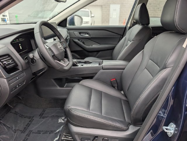 Certified 2025 Nissan Rogue SL FWD image 17