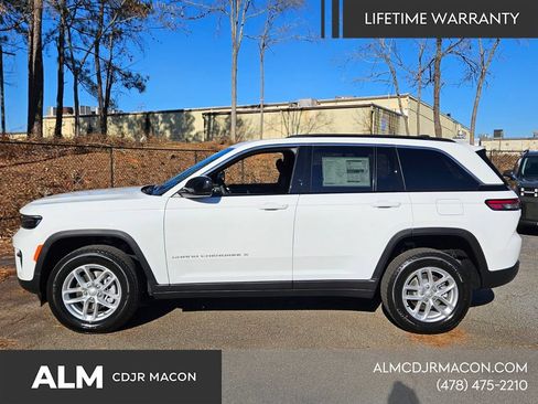 New 2025 Jeep Grand Cherokee Laredo RWD image 5