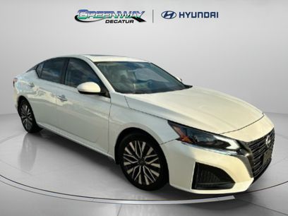 Used 2023 Nissan Altima 2.5 SV w/ SV Premium Package