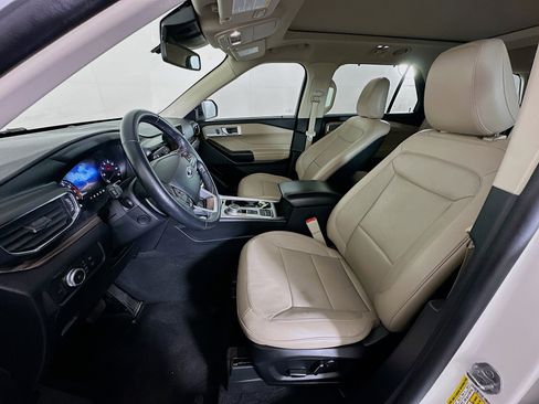 Used 2020 Ford Explorer Limited image 13