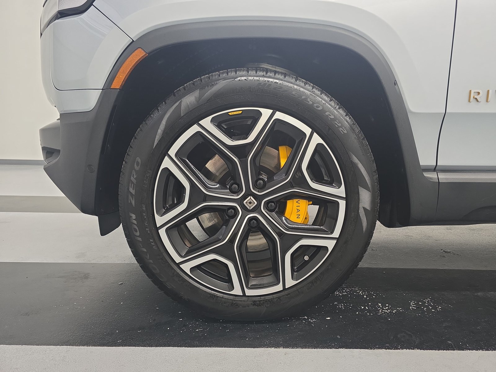 Used 2023 Rivian R1S Adventure Quad AWD/4WD image 9