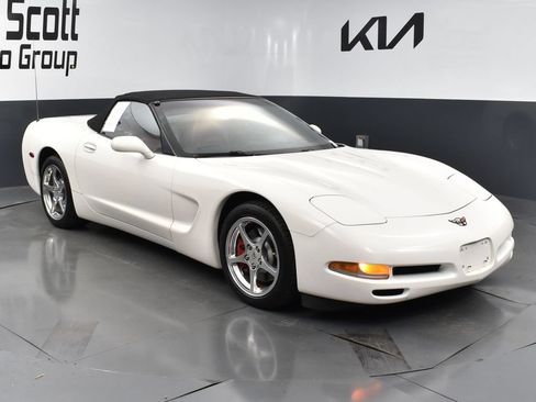 Used 2002 Chevrolet Corvette Convertible w/ Preferred Equipment Group2 RWD image 7
