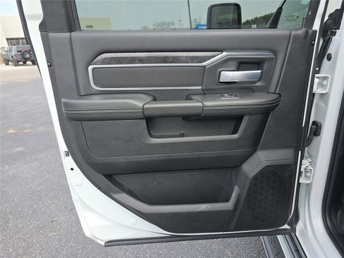 Used 2024 RAM 2500 Big Horn w/ Bed Utility Group image 13