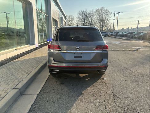 Used 2023 Volkswagen Atlas SE w/ Panoramic Sunroof Package image 12