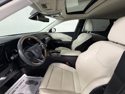 Used 2023 Lexus RX 350 FWD w/ Accessory Package (Z1) image 17