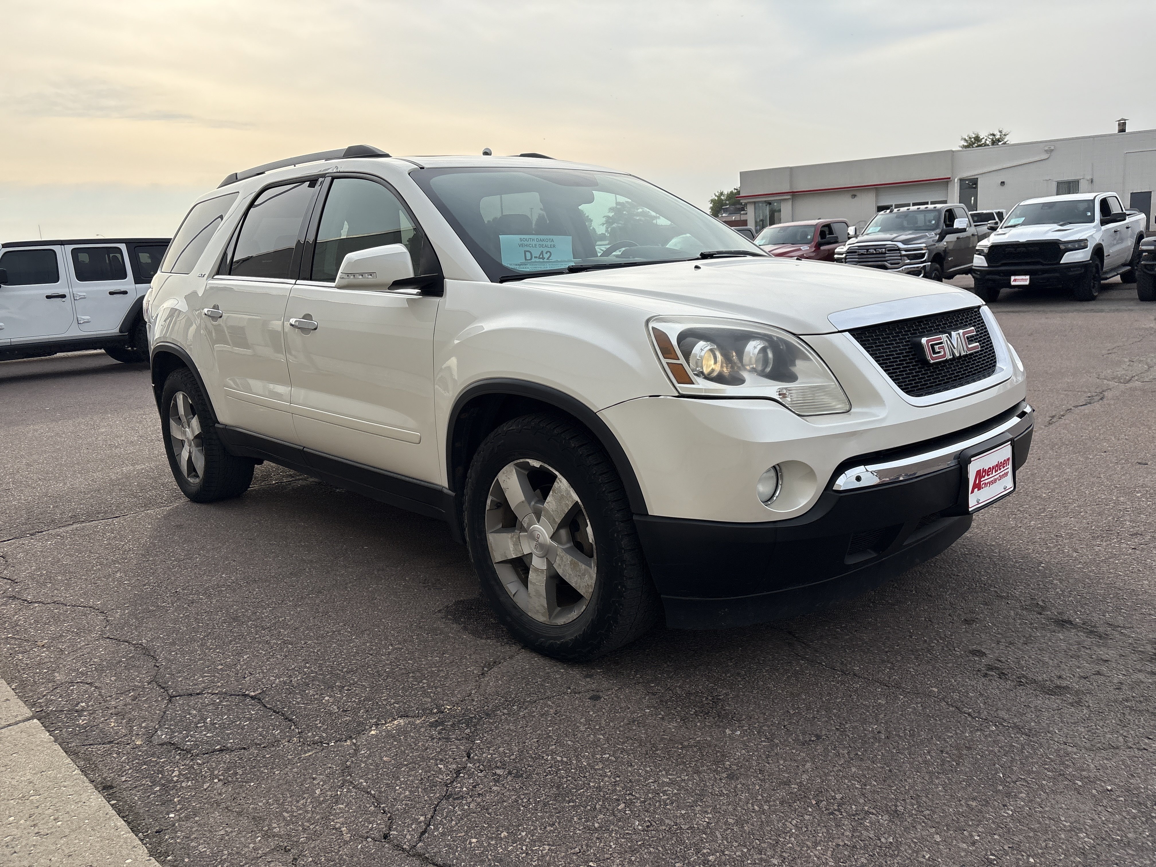 Used 2010 GMC Acadia SLT AWD/4WD image 4