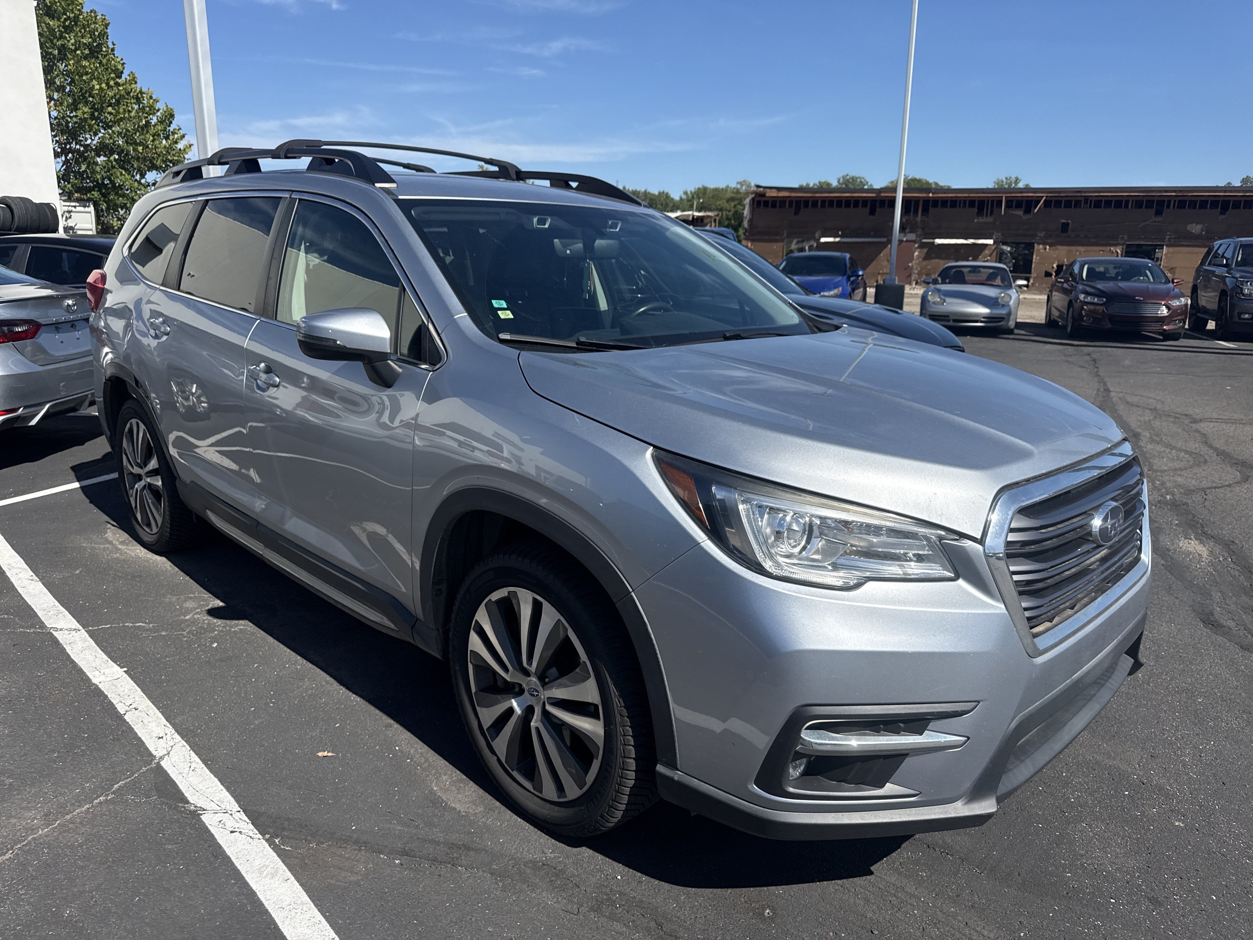 Used 2020 Subaru Ascent Limited w/ Popular Package #4 AWD/4WD image 3