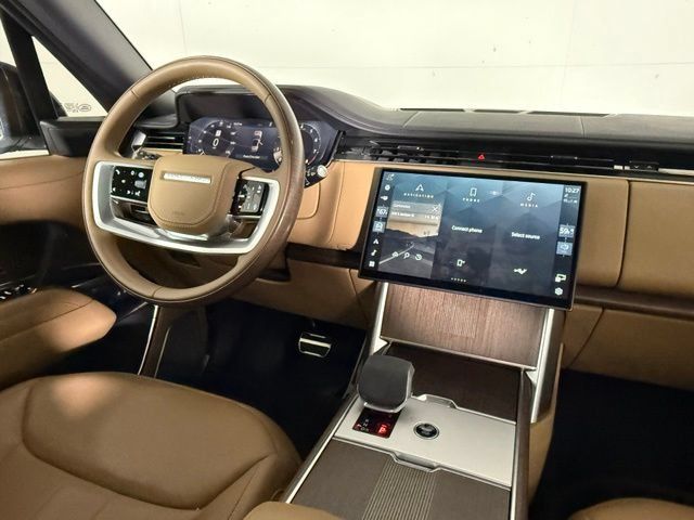 Certified 2025 Land Rover Range Rover Autobiography AWD/4WD image 17