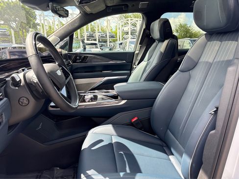 New 2026 Cadillac Escalade IQL Luxury image 9