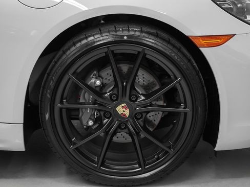 New 2025 Porsche 718 Cayman image 17