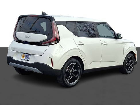 Certified 2023 Kia Soul EX image 6