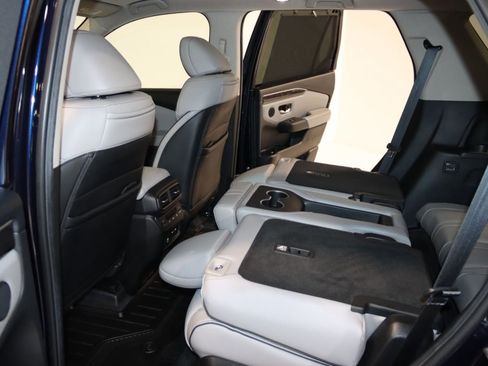 Used 2025 Honda Pilot Elite image 61