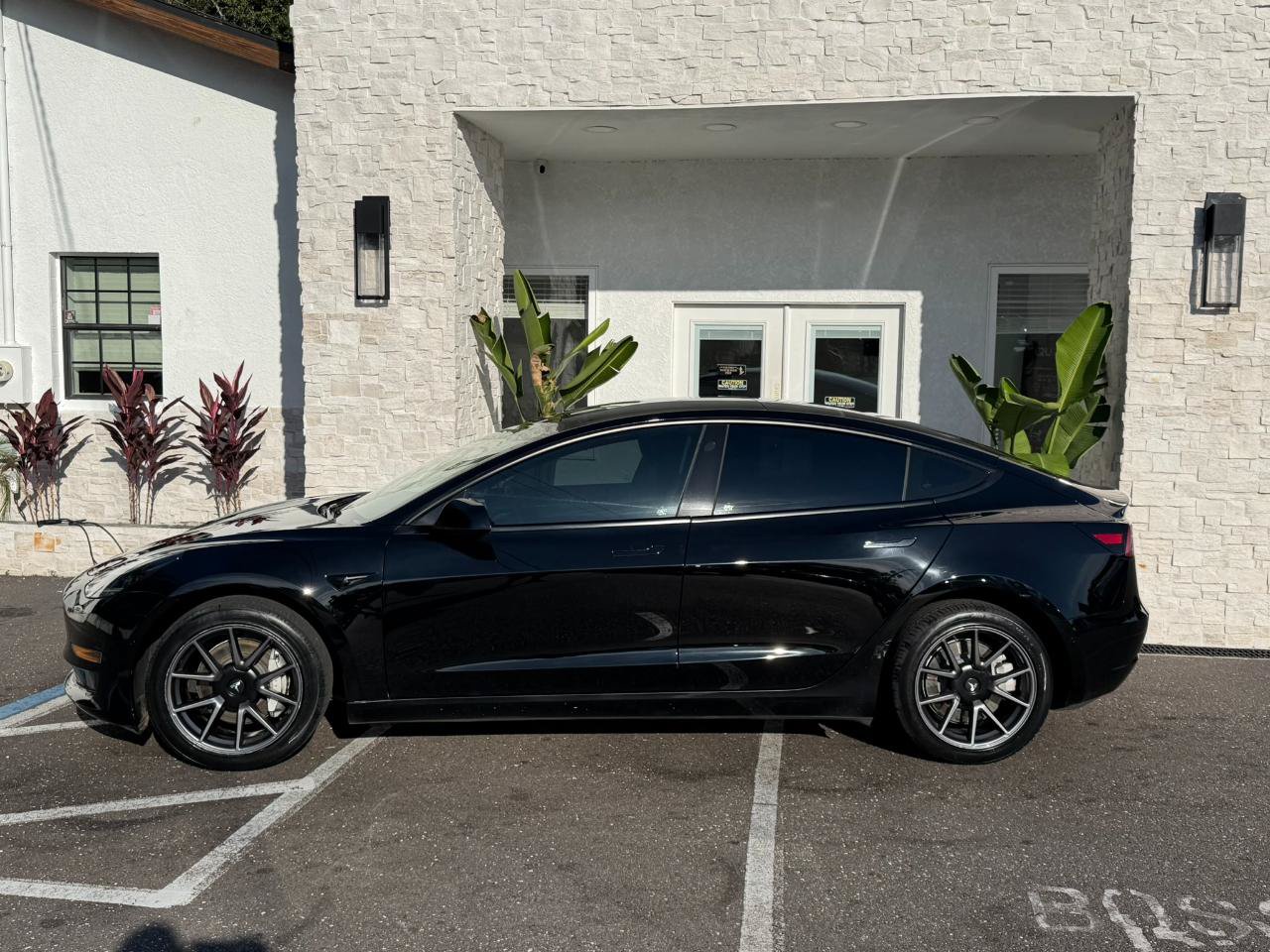 Used 2021 Tesla Model 3 Standard Range Plus RWD image 2