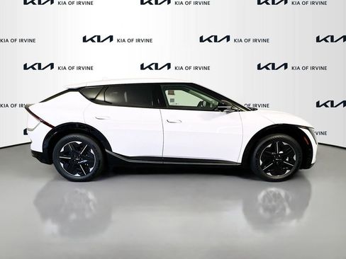 New 2026 Kia EV6 Wind RWD image 8