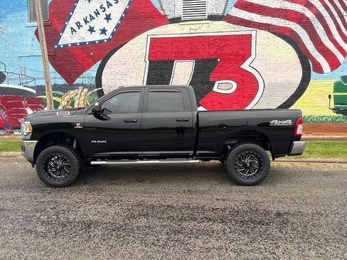 Used 2020 RAM 2500 Tradesman w/ Chrome Appearance Group AWD/4WD image 3