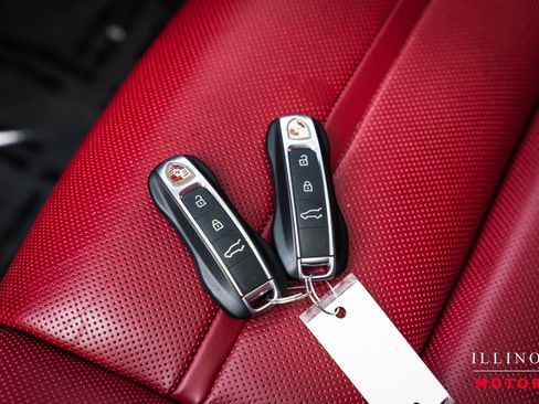 Used 2022 Porsche Cayenne Platinum Edition AWD/4WD image 41