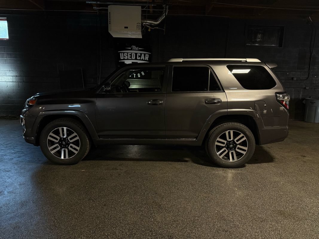 Used 2019 Toyota 4Runner Limited AWD/4WD image 2