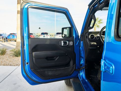 Used 2022 Jeep Wrangler Unlimited Sahara image 18