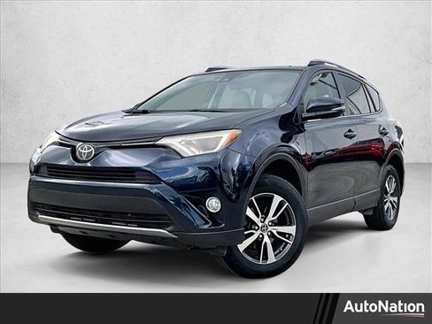 Used 2018 Toyota RAV4 XLE image 1