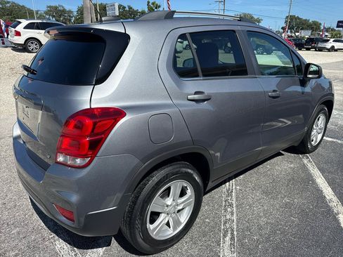 Used 2020 Chevrolet Trax LT FWD image 5