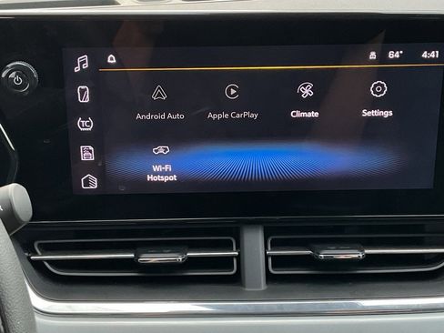 Used 2025 Chevrolet Trax LT image 32