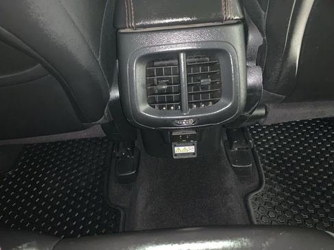 Used 2018 Jeep Cherokee Trailhawk w/ Cold Weather Group AWD/4WD image 23