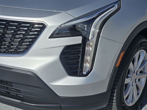 Used 2022 Cadillac XT4 Luxury w/ Cold Weather Package image 10