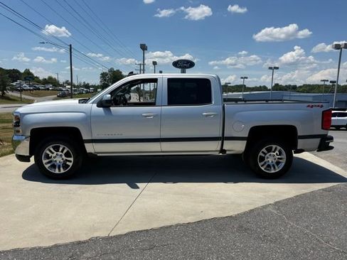 Used 2018 Chevrolet Silverado 1500 LT w/ All Star Edition AWD/4WD image 8