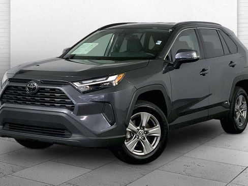 Used 2025 Toyota RAV4 LE AWD/4WD image 14