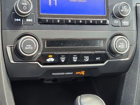 Used 2018 Honda Civic Sport image 19