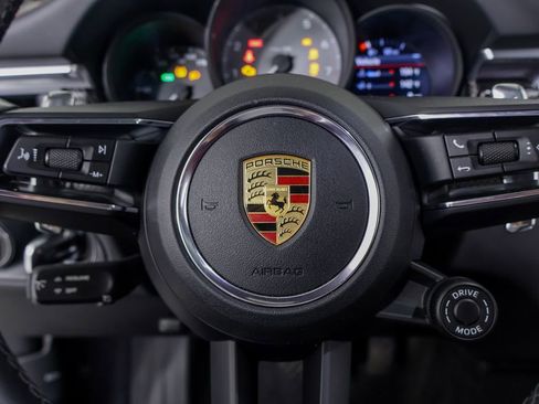 Certified 2022 Porsche Macan S w/ Premium Package Plus AWD/4WD image 24