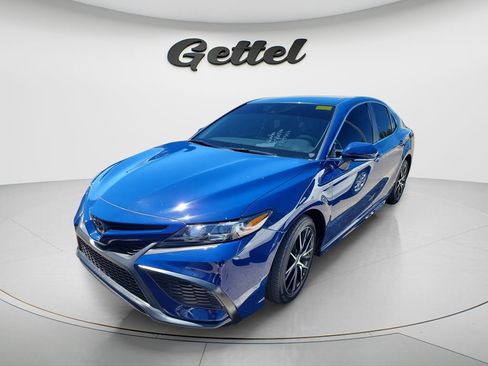 Used 2024 Toyota Camry SE image 1