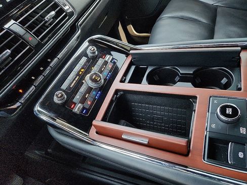 Used 2023 Lincoln Navigator Reserve image 11