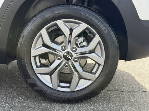 Certified 2024 Kia Seltos S image 11