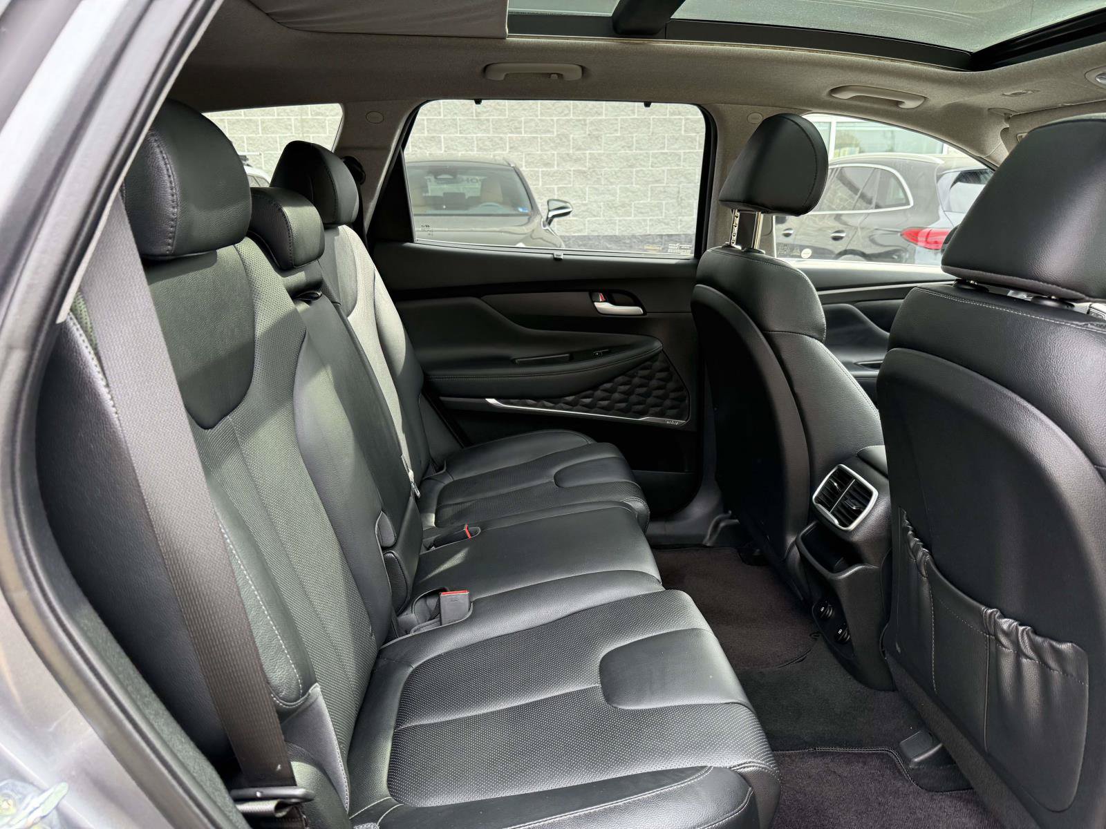 Used 2019 Hyundai Santa Fe Limited AWD/4WD image 15