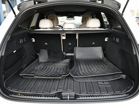 Used 2023 Mercedes-Benz GLC 300 4MATIC image 30