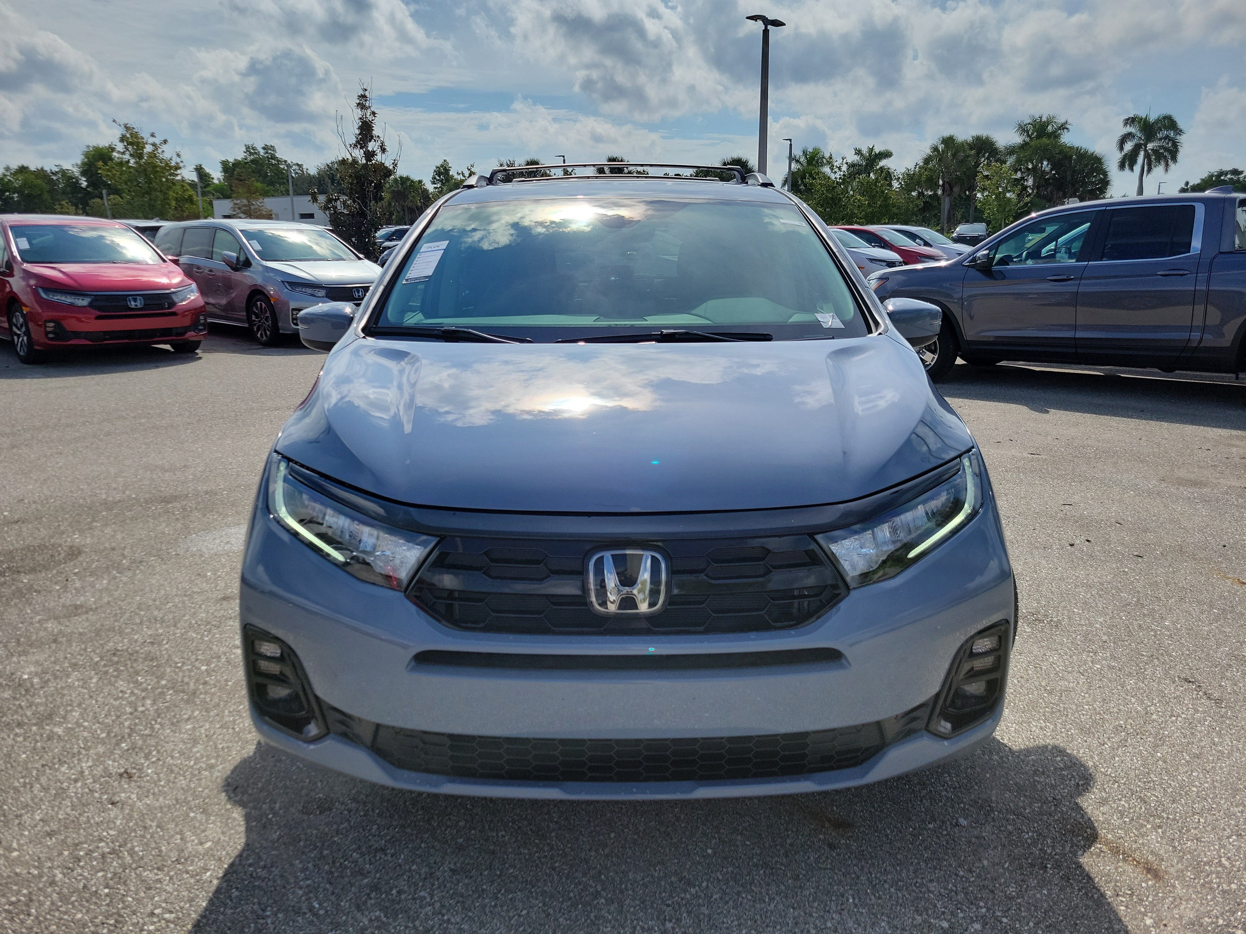 New 2027 Honda Odyssey Elite image 2