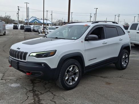 Used 2019 Jeep Cherokee Trailhawk image 4