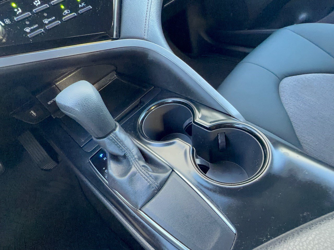 Used 2019 Toyota Camry LE FWD image 21