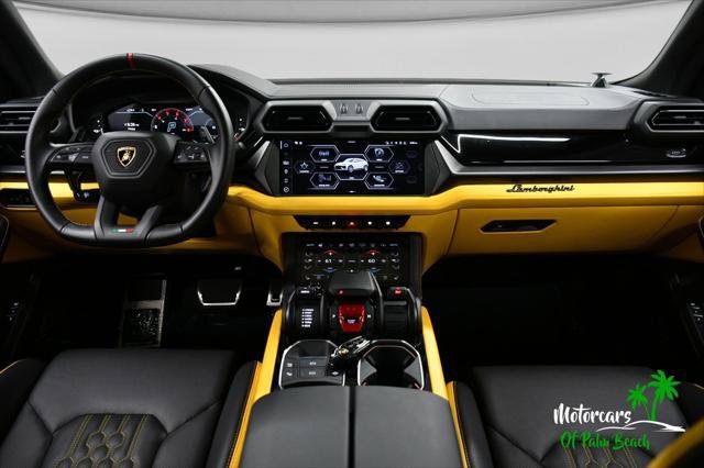 Used 2025 Lamborghini Urus SE AWD/4WD image 40