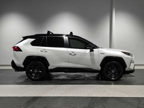 Used 2019 Toyota RAV4 XSE image 8