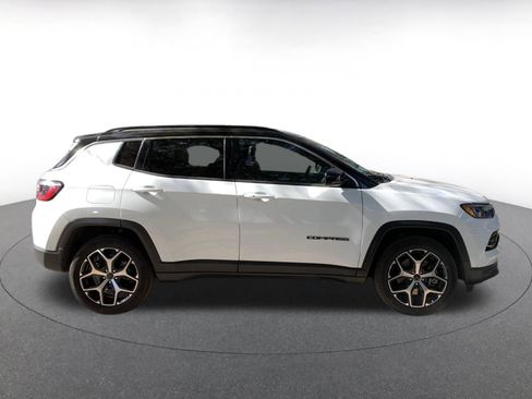 Used 2025 Jeep Compass Limited image 8