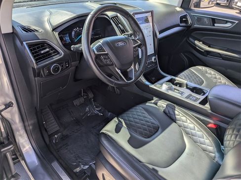 Used 2024 Ford Edge Titanium image 17