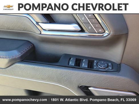 Used 2024 GMC Sierra 2500 AT4X image 16