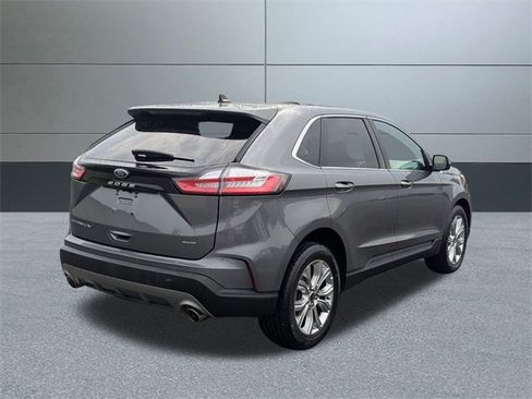 Used 2024 Ford Edge Titanium image 6